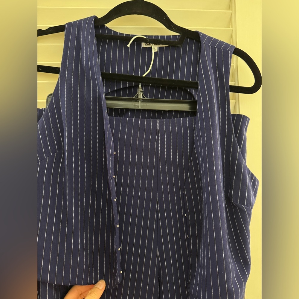 Reformation Cohen Two Piece Navy Stripe - Size 6 - Picture 6 of 12